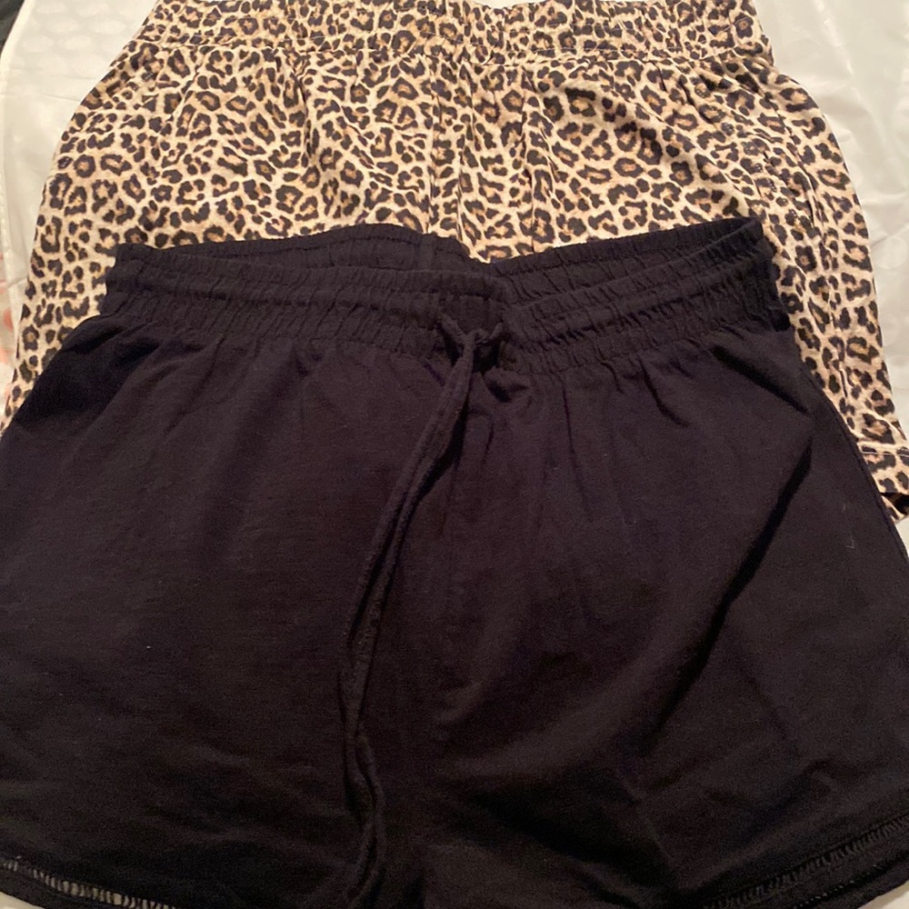 Shorts 1 print and 1 black